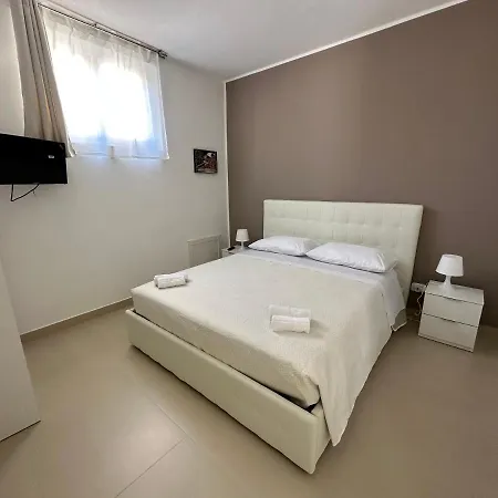 Four Naxos Giardini-Naxos